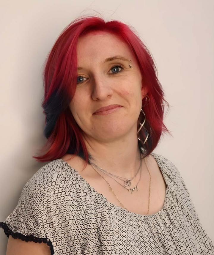 Styliste, coloriste, barbière